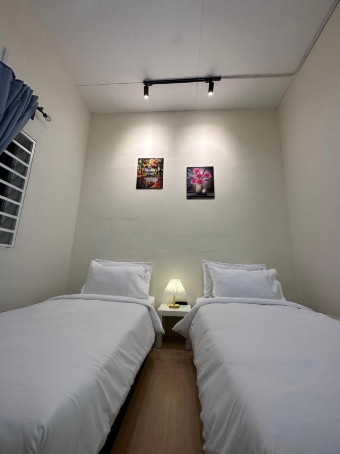 Ww Hostel 22A Private Shower George Town Esterno foto