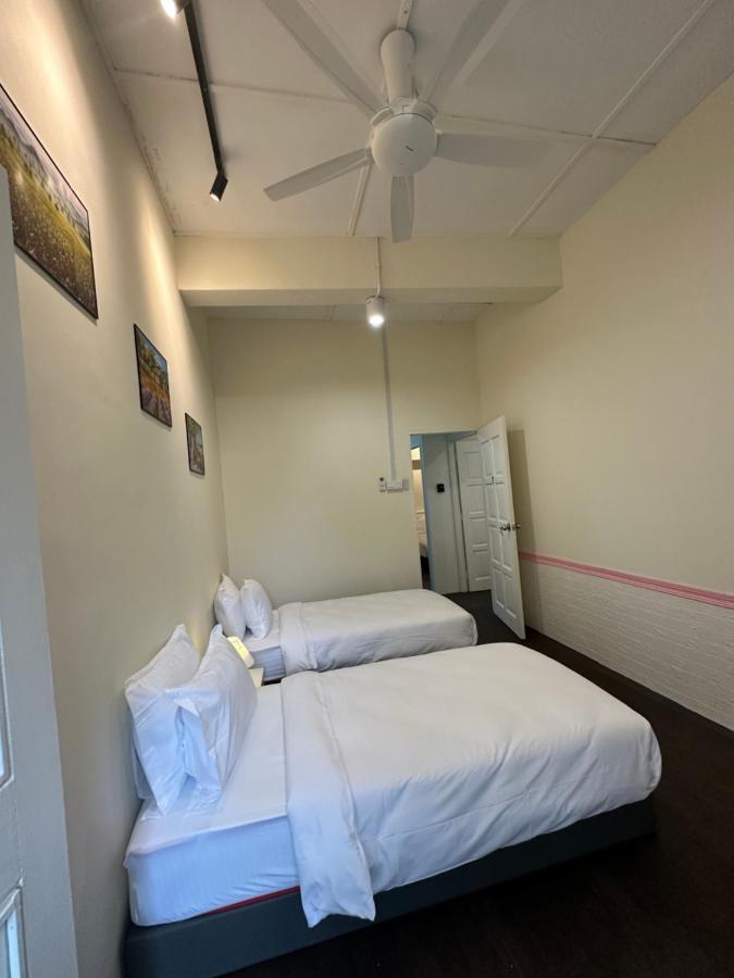 Ww Hostel 22A Private Shower George Town Esterno foto