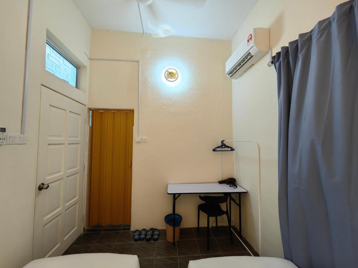 Ww Hostel 22A Private Shower George Town Esterno foto
