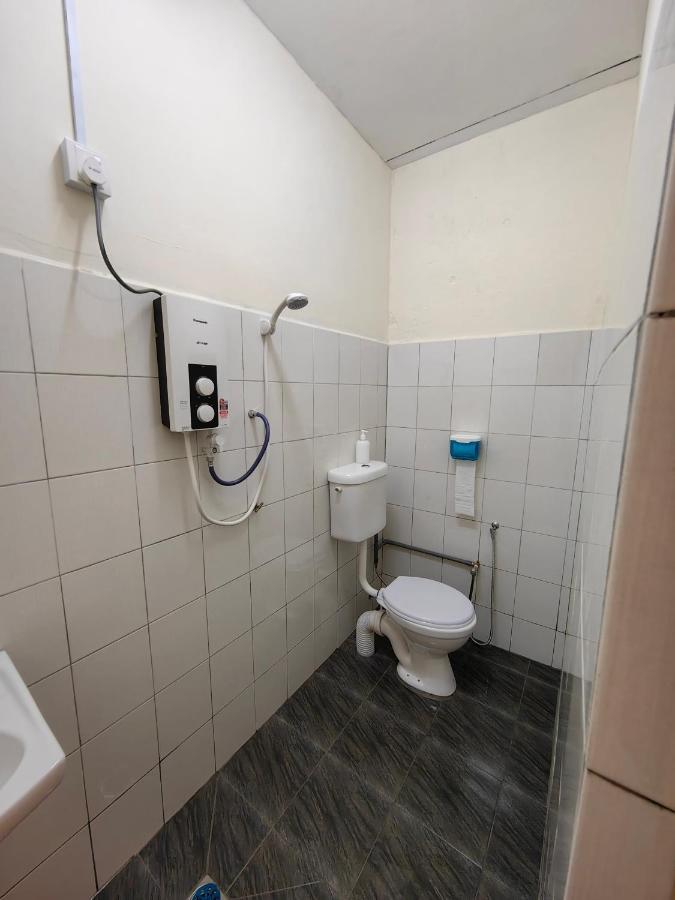 Ww Hostel 22A Private Shower George Town Esterno foto