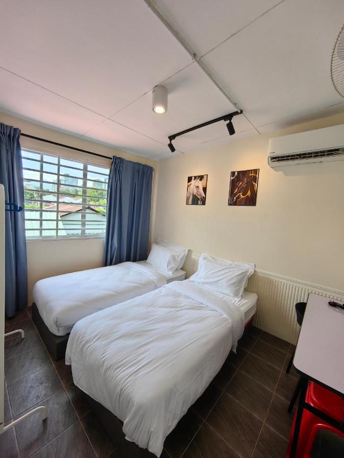Ww Hostel 22A Private Shower George Town Esterno foto