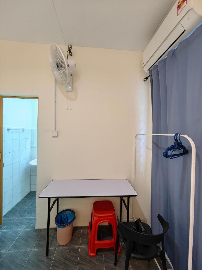 Ww Hostel 22A Private Shower George Town Esterno foto