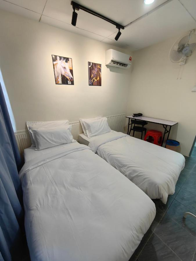 Ww Hostel 22A Private Shower George Town Esterno foto
